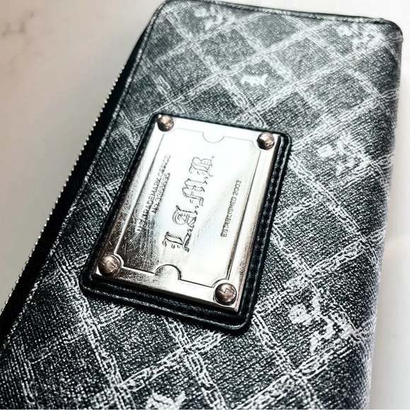RARE L.A.M.B. Silver Saddle Wallet 🖤 - Picture 3 of 7